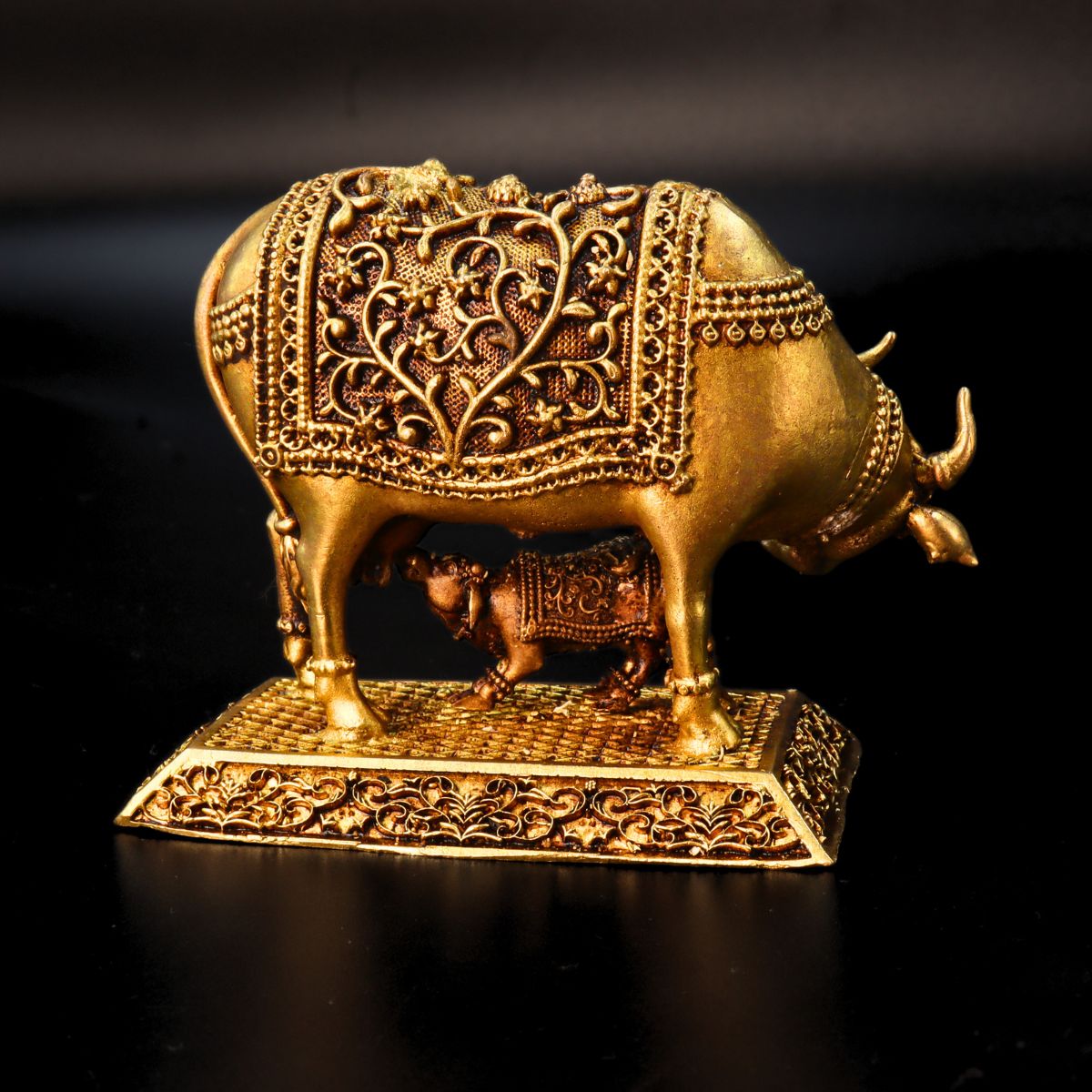 Kamdhenu Cow Brass Murti: Stunning Premium Quality Gem - Image 4