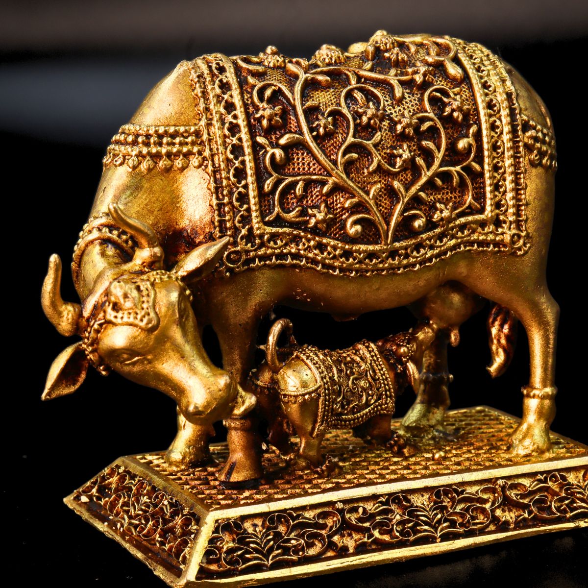 Kamdhenu Cow Brass Murti: Stunning Premium Quality Gem - Image 5