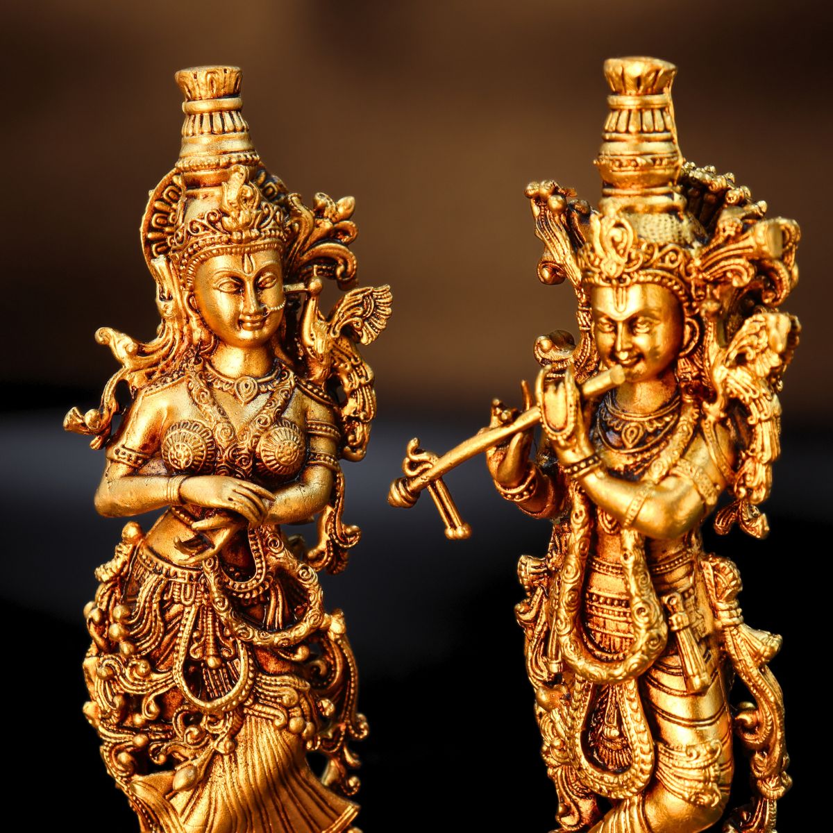 Radha Krishna Murti: Stunning & Affordable Brass Statue - Image 4