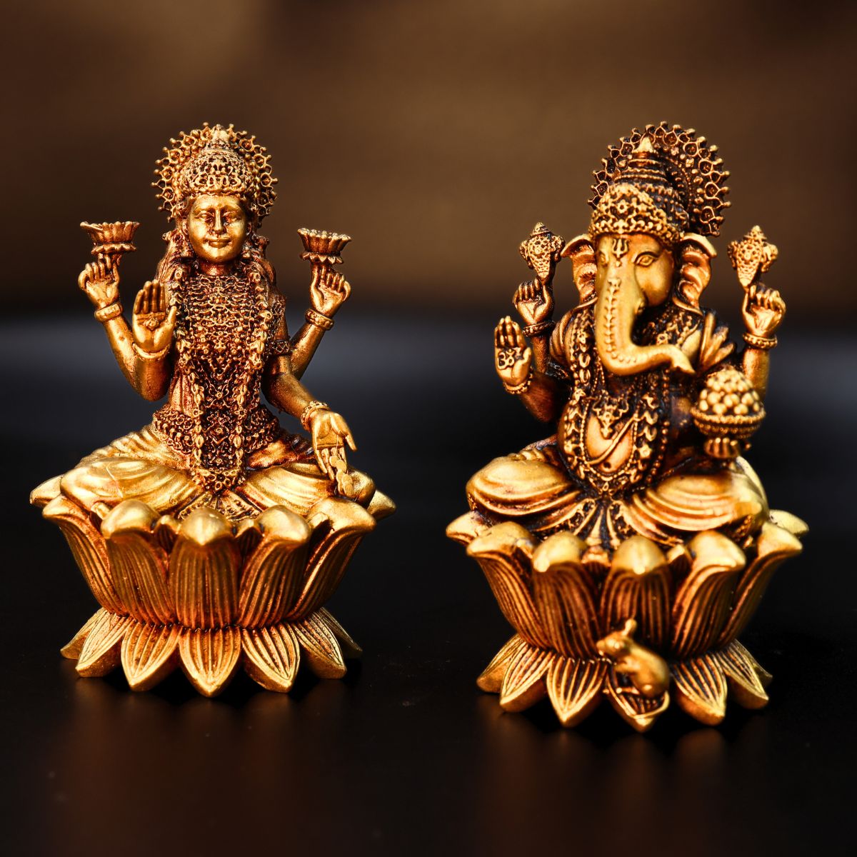 Laxmi Ganesha Idol: Exquisite Blessings for Your Space